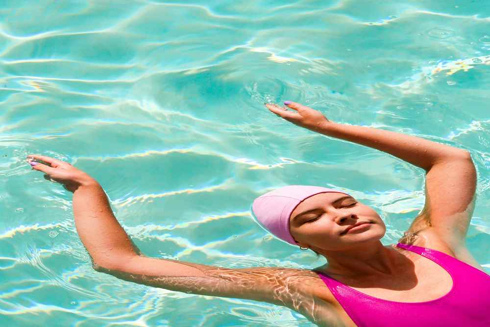8 ejercicios en la piscina para perder peso